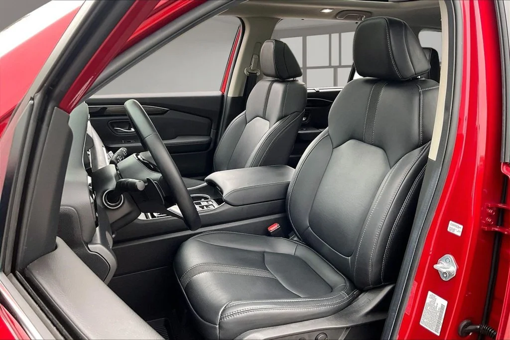 Used 2025 Red Honda Touring image 20