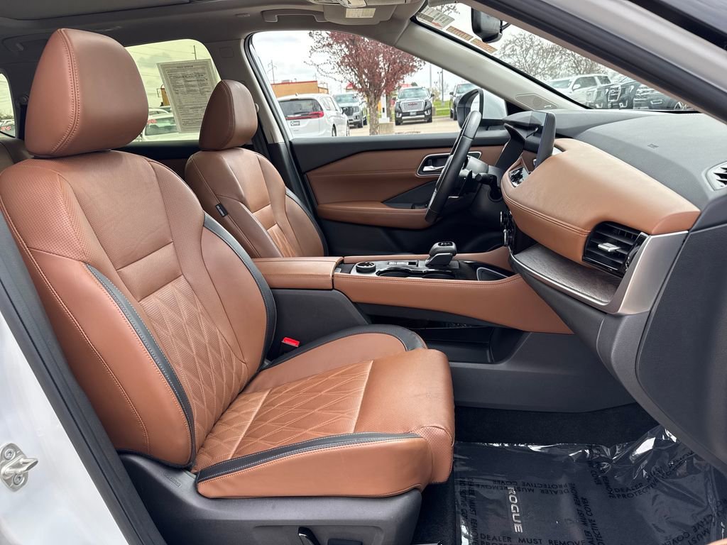 2024 Nissan Rogue Platinum - Photo 37