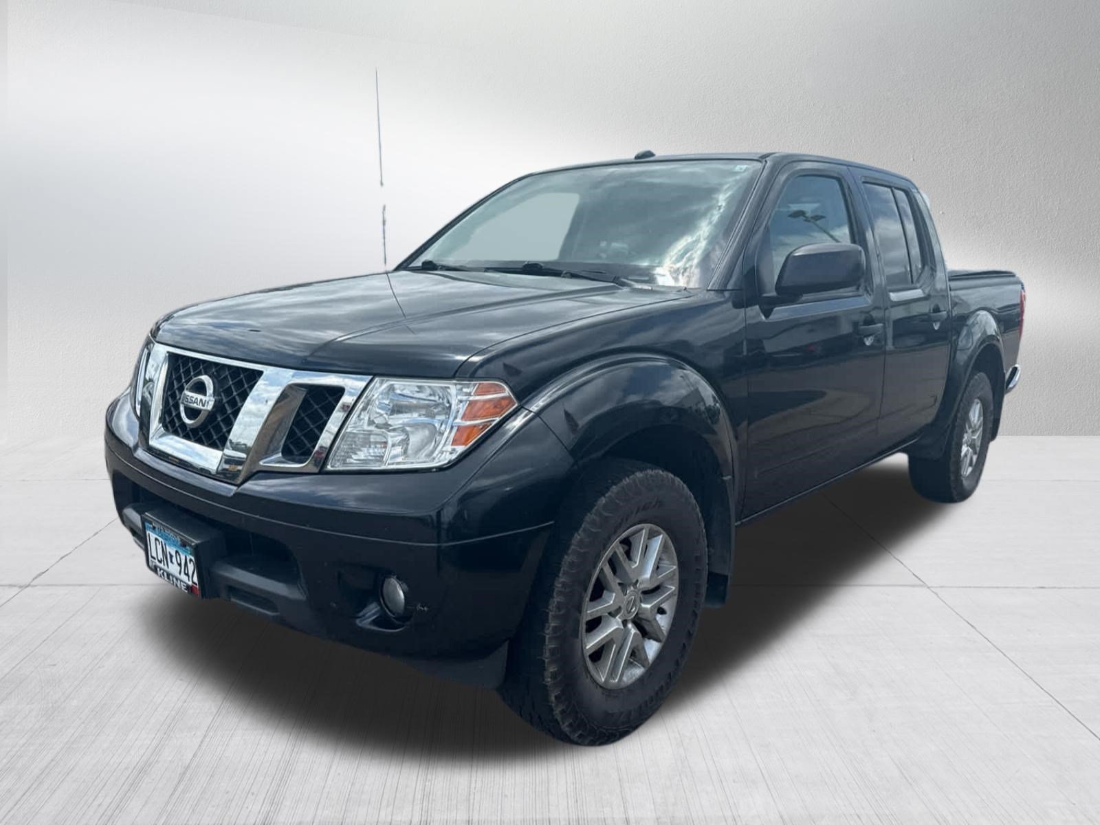 Used 2017 Nissan Frontier SV with VIN 1N6AD0EV3HN722247 for sale in Brooklyn Center, MN