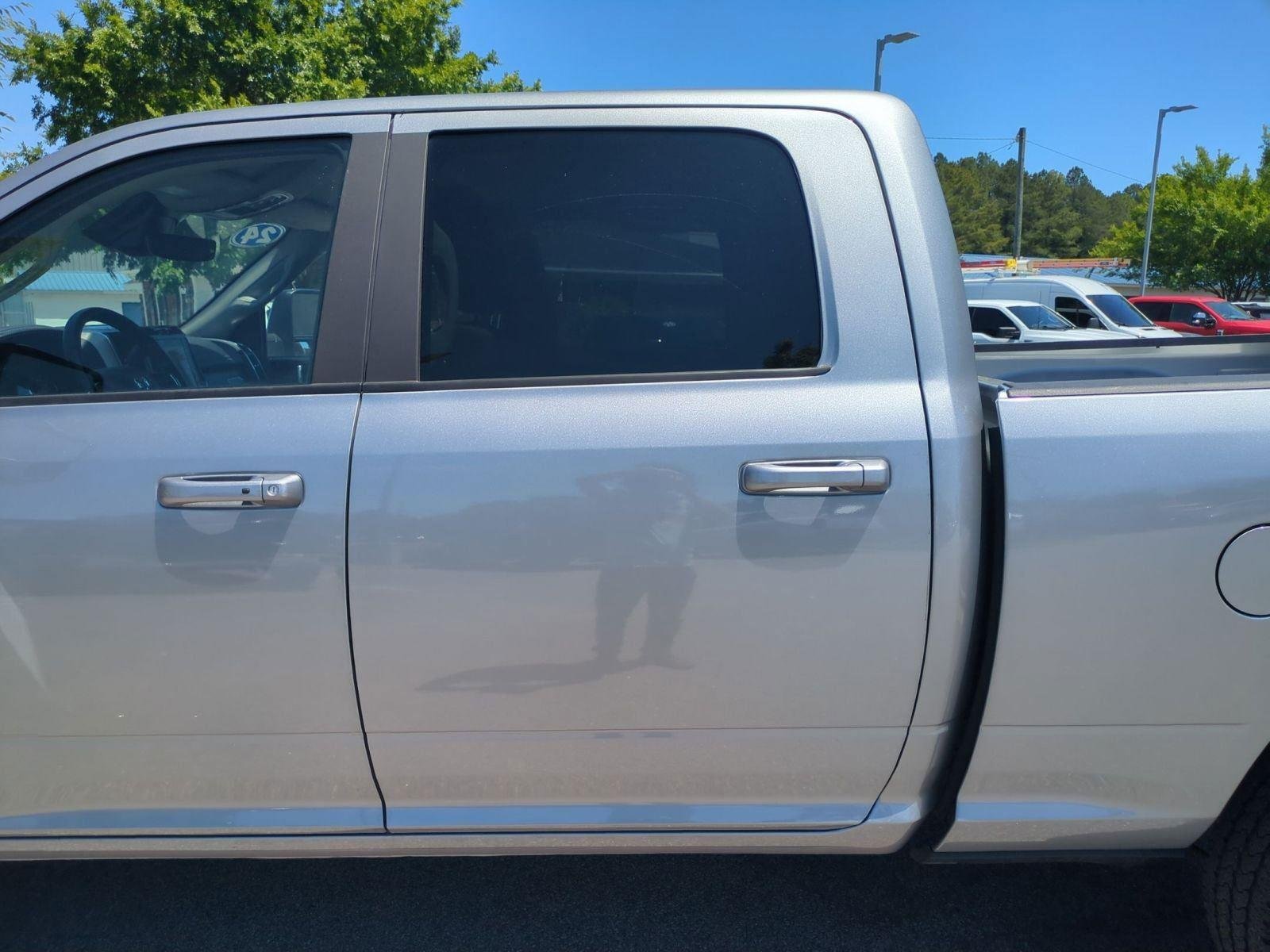 Used 2024 Billet Silver Metallic Clearcoat Ram Laramie image 31