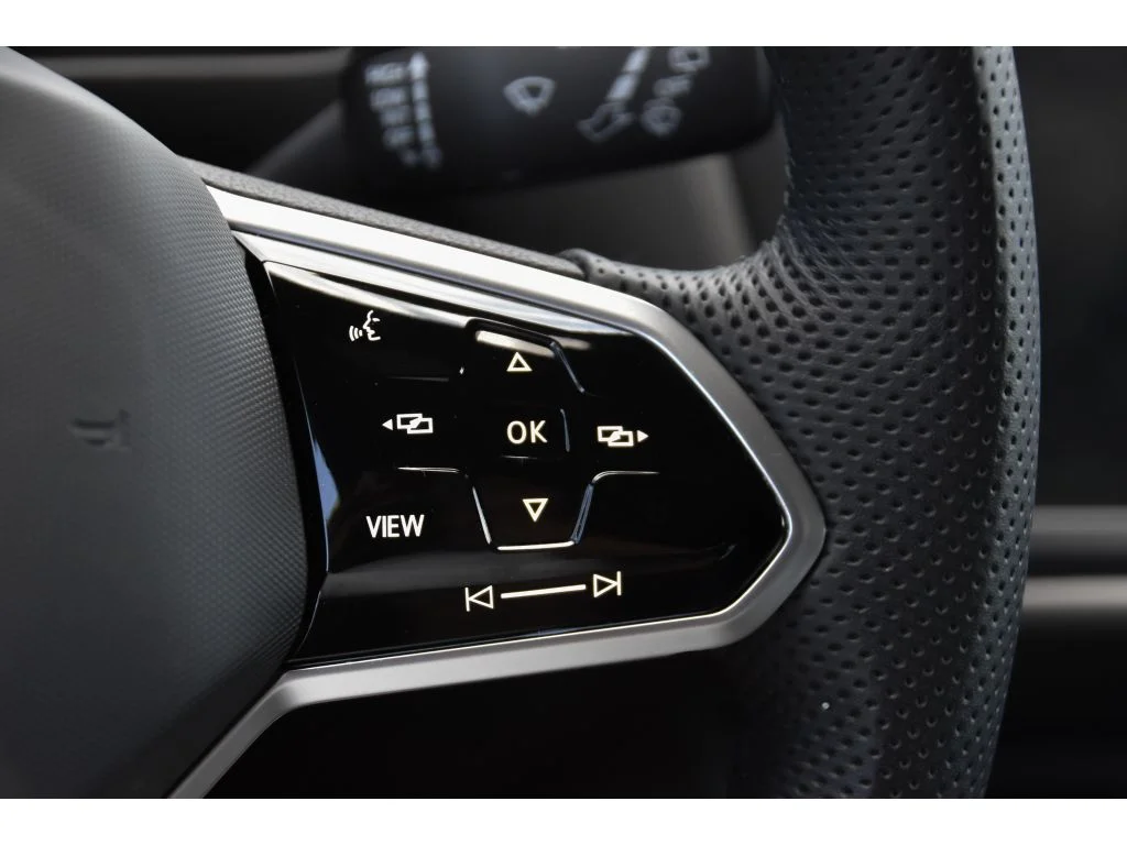 Used 2022 Deep Black Pearl Volkswagen SE R-Line Black image 36