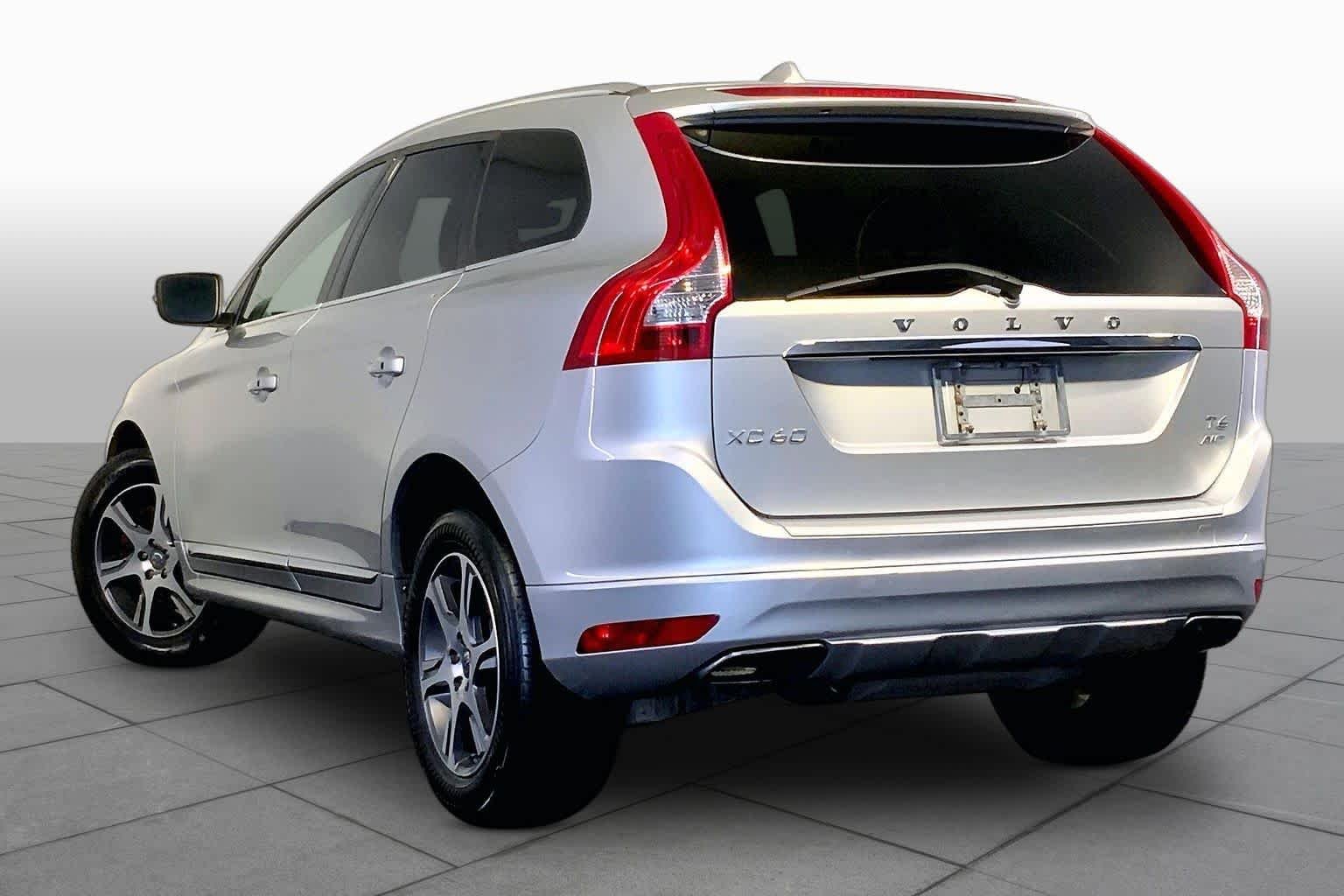 Used 2015 Bright Silver Metallic Volvo T6 image 11