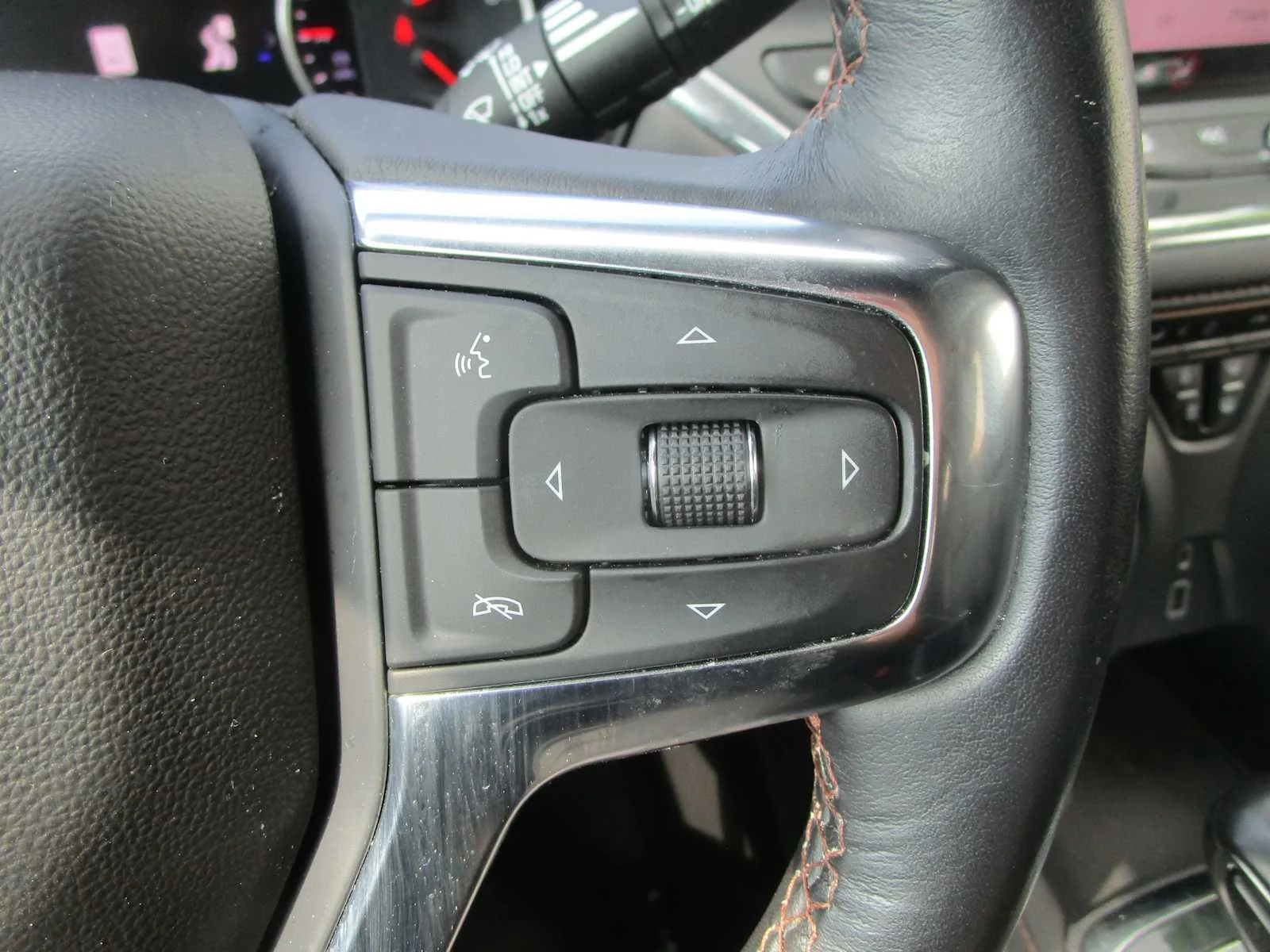 Certified Used 2022 Pewter Metallic Chevrolet Premier image 30