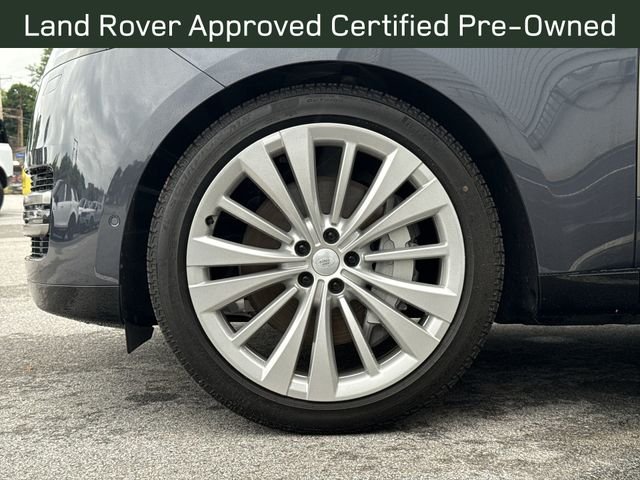 Certified Used 2025 Varesine_Blue Land Rover SE image 10