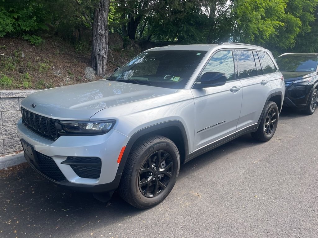 2025 Jeep Grand Cherokee Altitude X 4x4's photo
