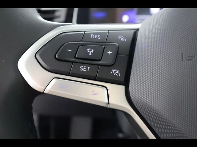 2025 Volkswagen Jetta SE - Photo 23