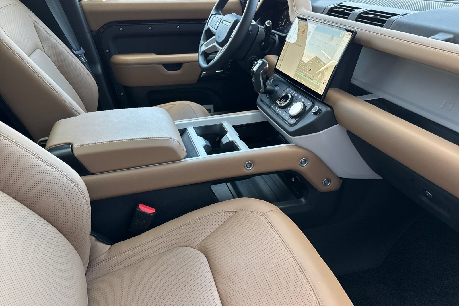 2026 Land Rover Defender X-Dynamic SE - Photo 17