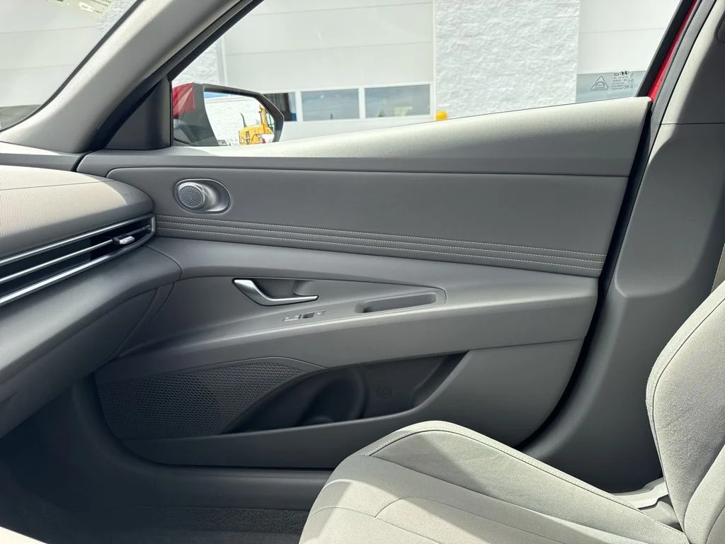 Used 2024 Ultimate Red Hyundai SEL image 38