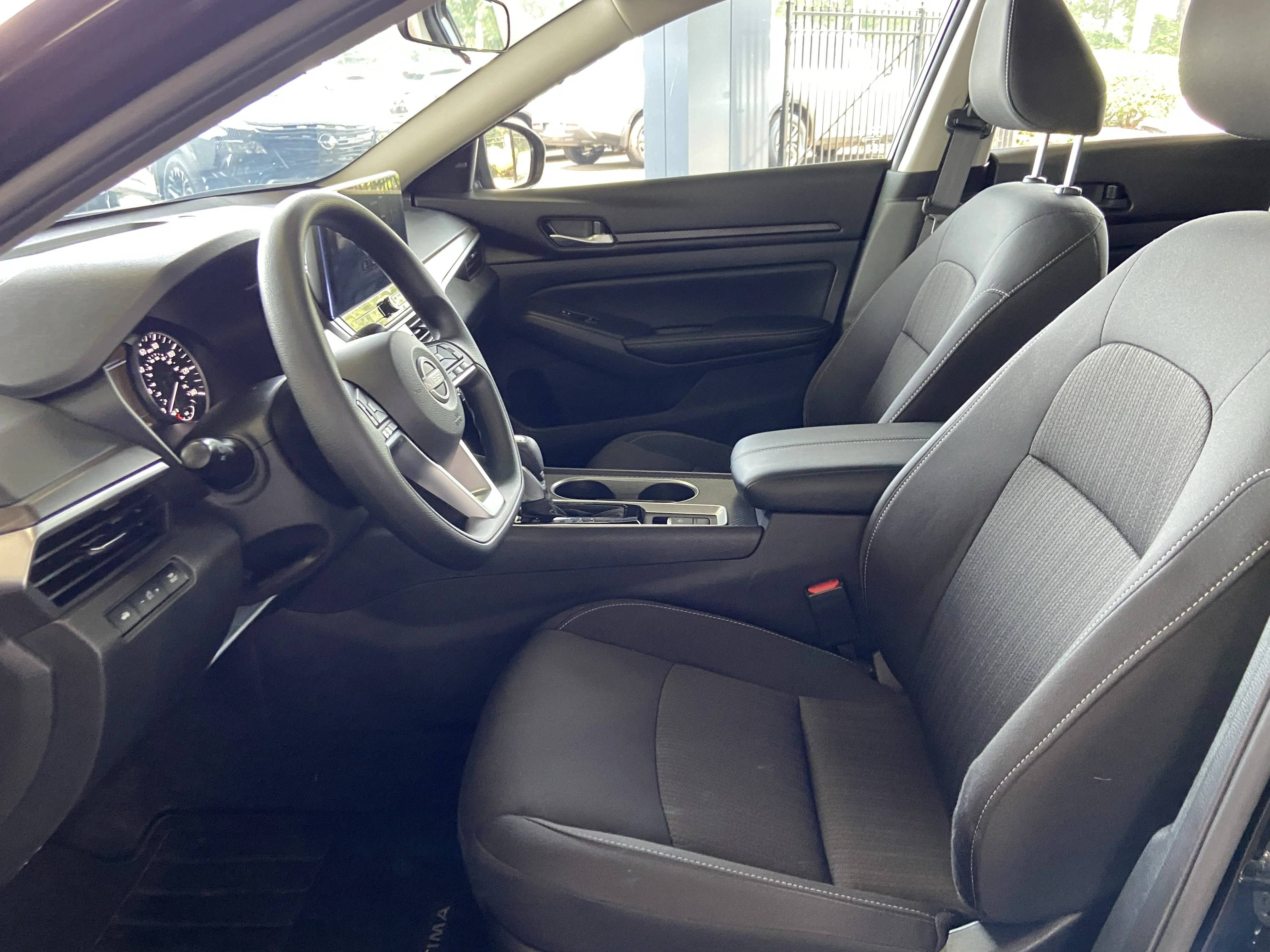2025 Nissan Altima SV - Photo 23