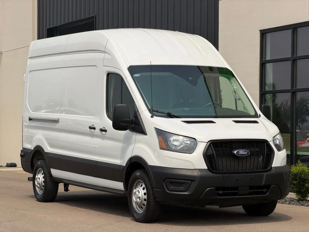 Used 2025 White Ford Base image 4