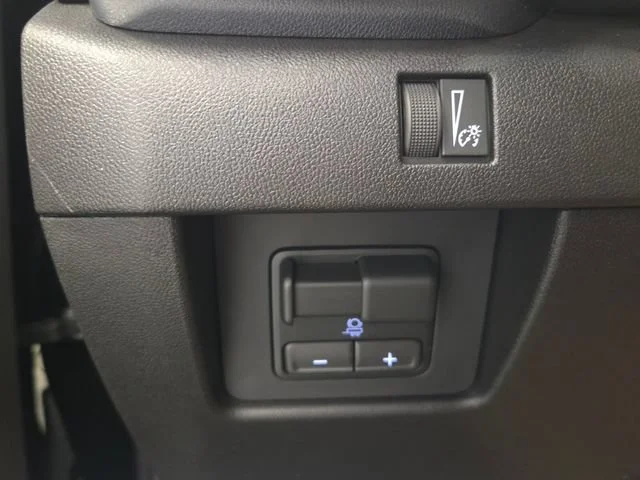 New 2026 Onyx Black GMC Elevation image 29