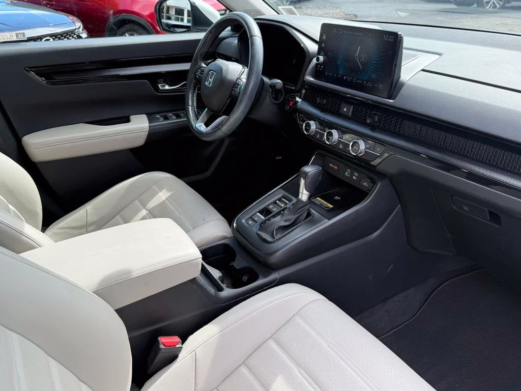 Used 2024 Platinum White Pearl Honda EX-L image 29