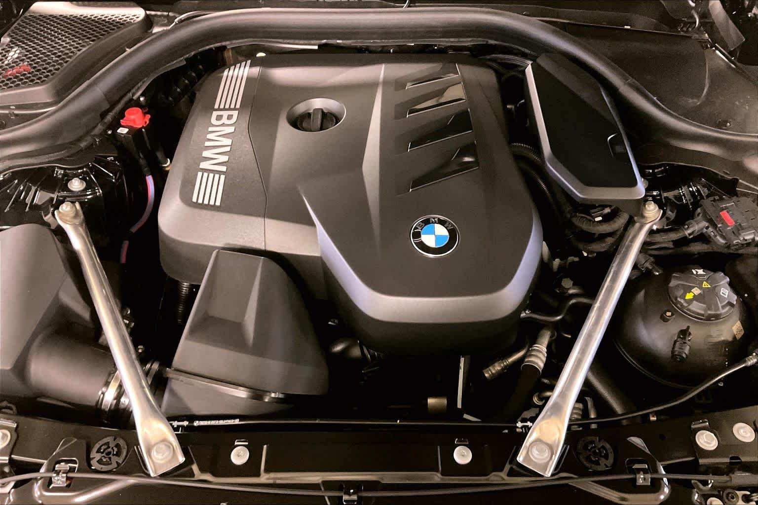 New 2026 Carbon Black Metallic BMW 530i image 17