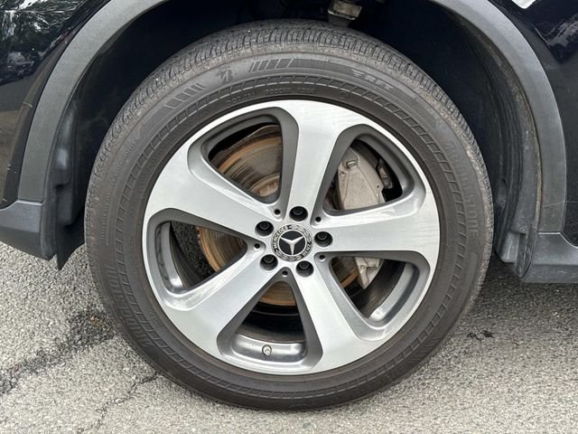 Used 2020 Black Mercedes-Benz GLC 300 image 12