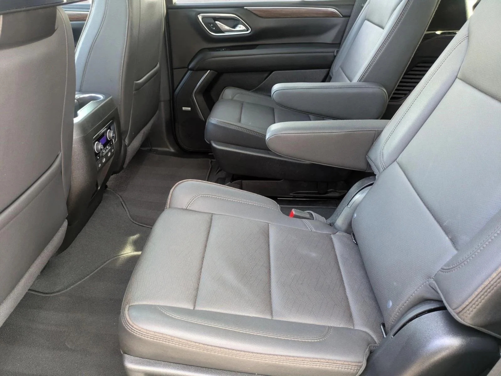 Used 2024 Dark Ash Metallic Chevrolet High Country image 17