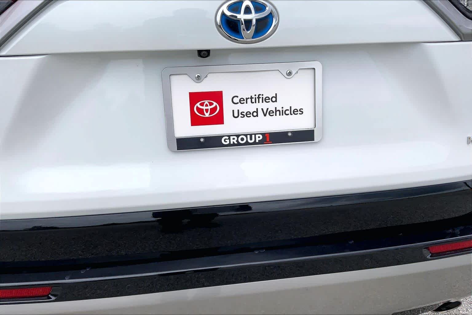 Used 2023 Wind Chill Pearl/Midnight Black Metallic Toyota Hybrid XSE image 10