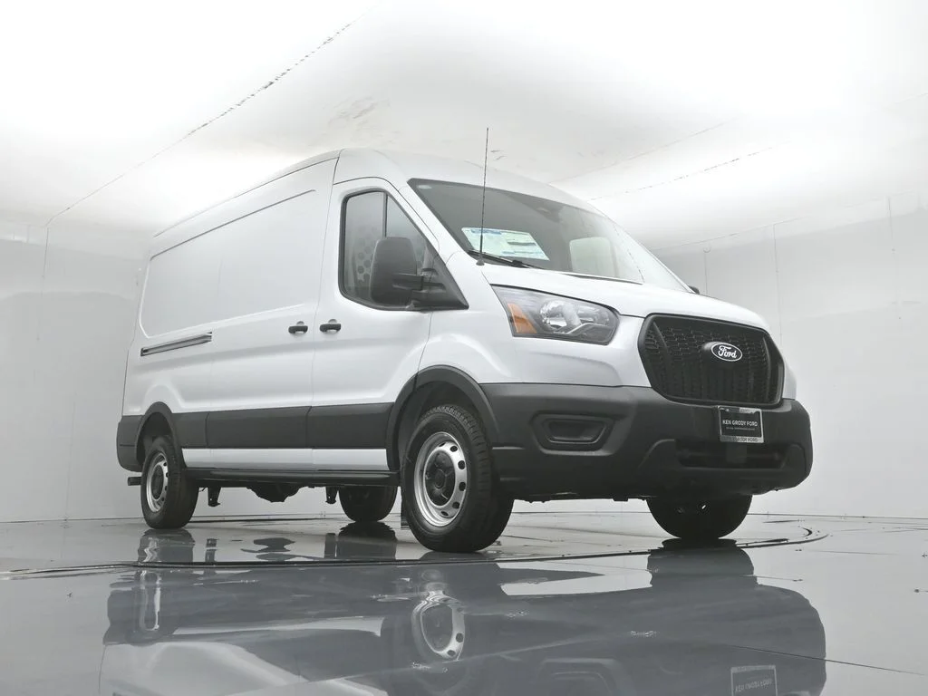 New 2026 Oxford White Ford Base image 45