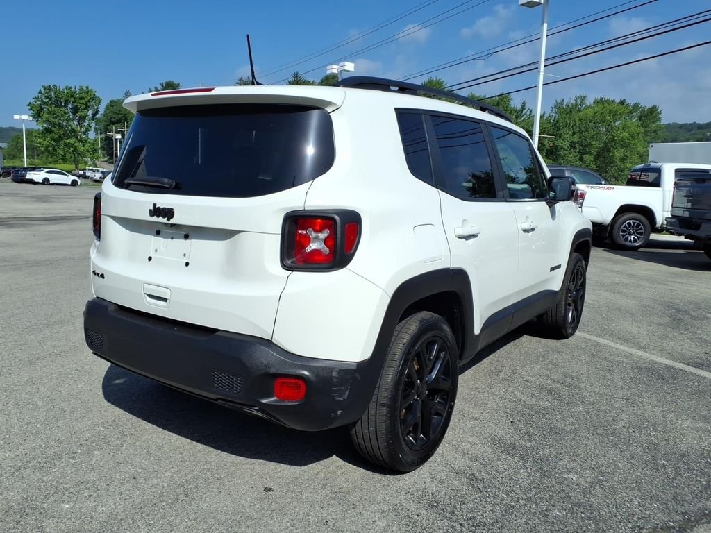 Used 2022 Alpine White Clearcoat Jeep Altitude image 5