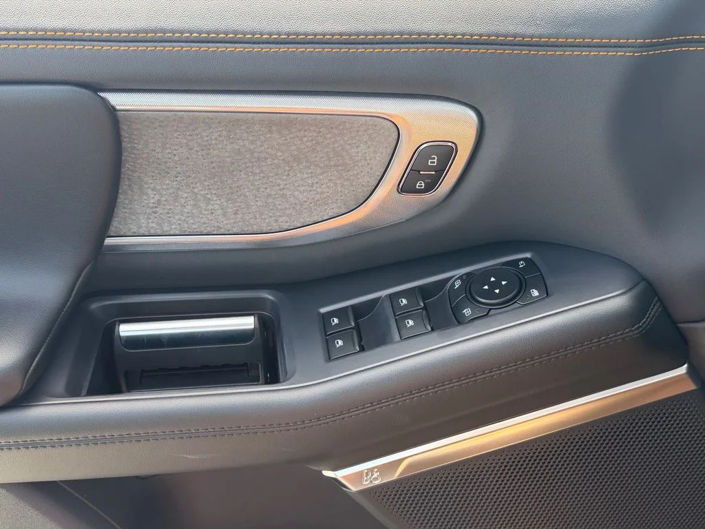New 2027 Agate Black Metallic Ford Tremor® image 17