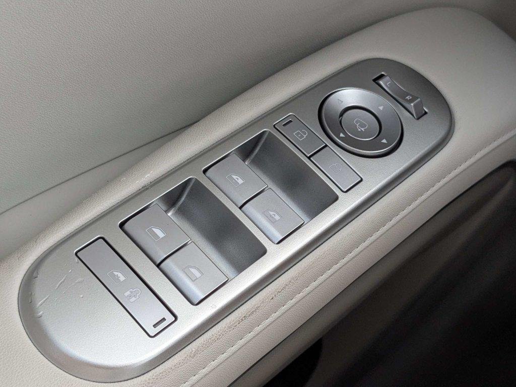 New 2027 Black Hyundai Limited 7P image 26
