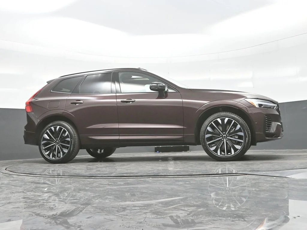 New 2026 Mulberry Red Volvo T8 Ultra image 28