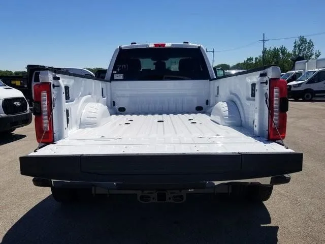 New 2026 White Ford XLT image 7
