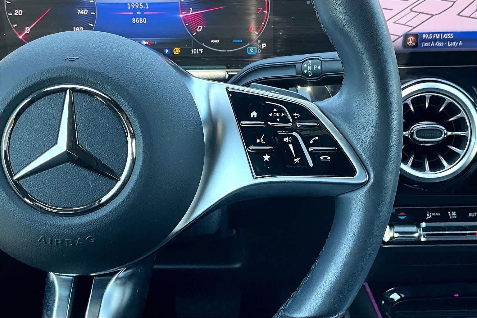 Used 2025 Night Black Mercedes-Benz GLA 250 image 25
