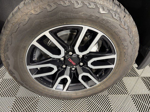 Certified Used 2026 Onyx Black GMC AT4 image 18