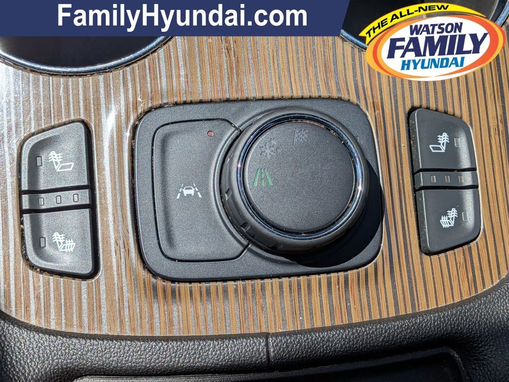 Used 2021 White GMC SLE image 18