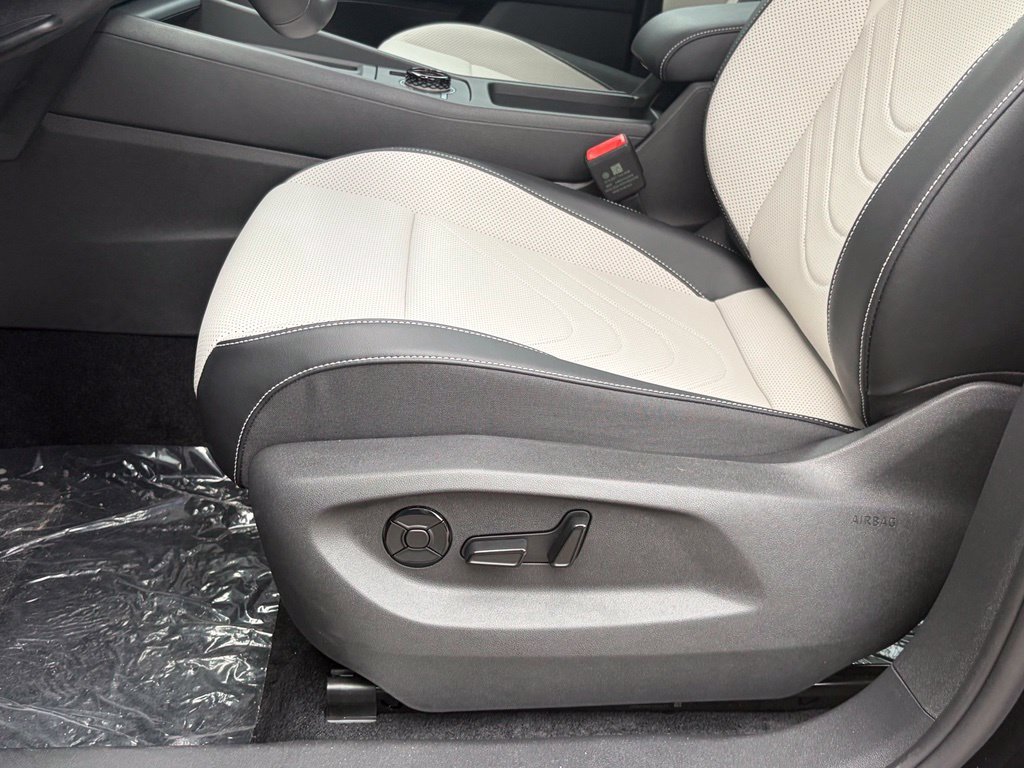 New 2026 Deep Black Pearl Volkswagen 2.0T SE image 11