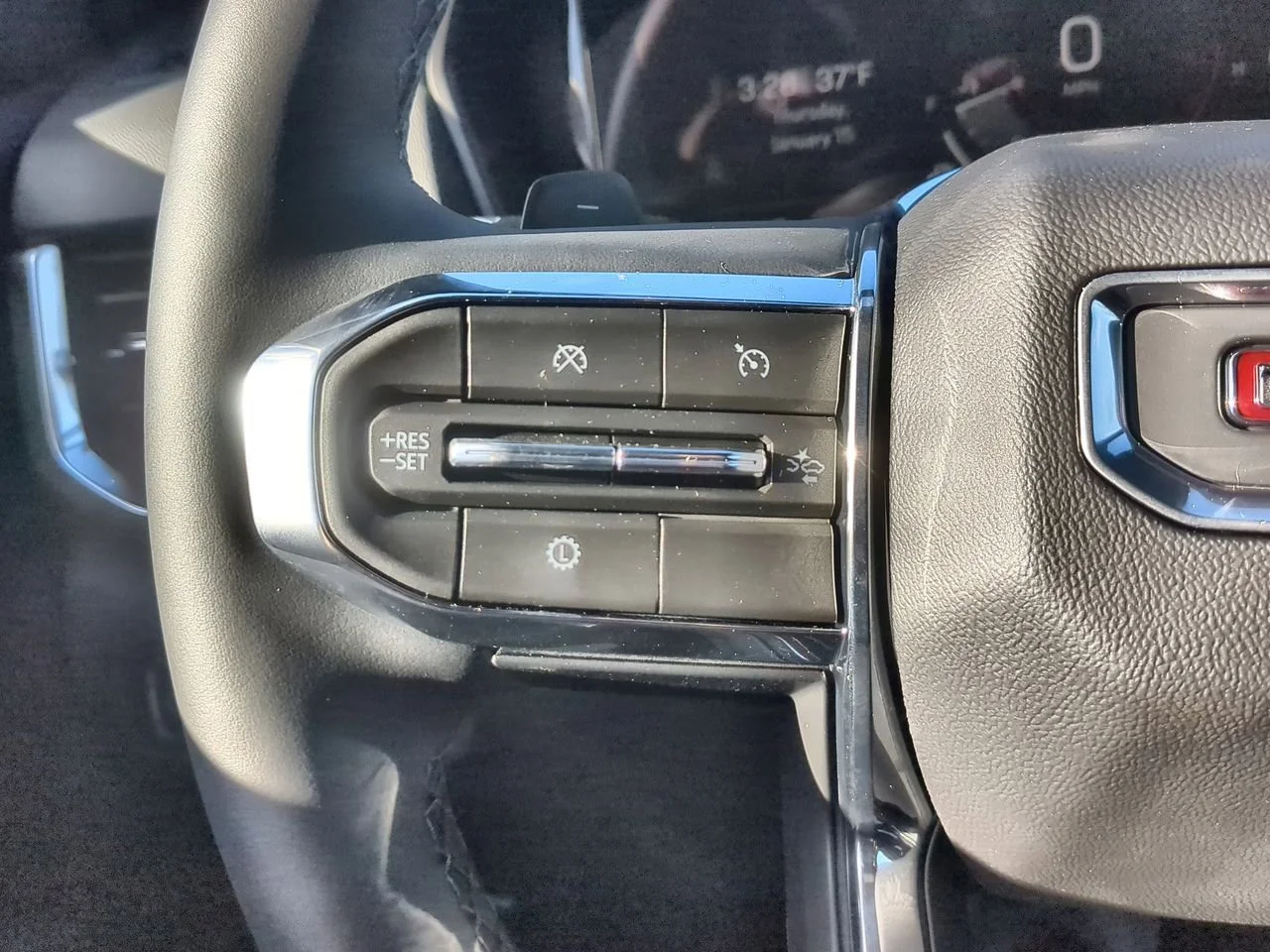 New 2026 Sterling Metallic GMC Elevation image 34