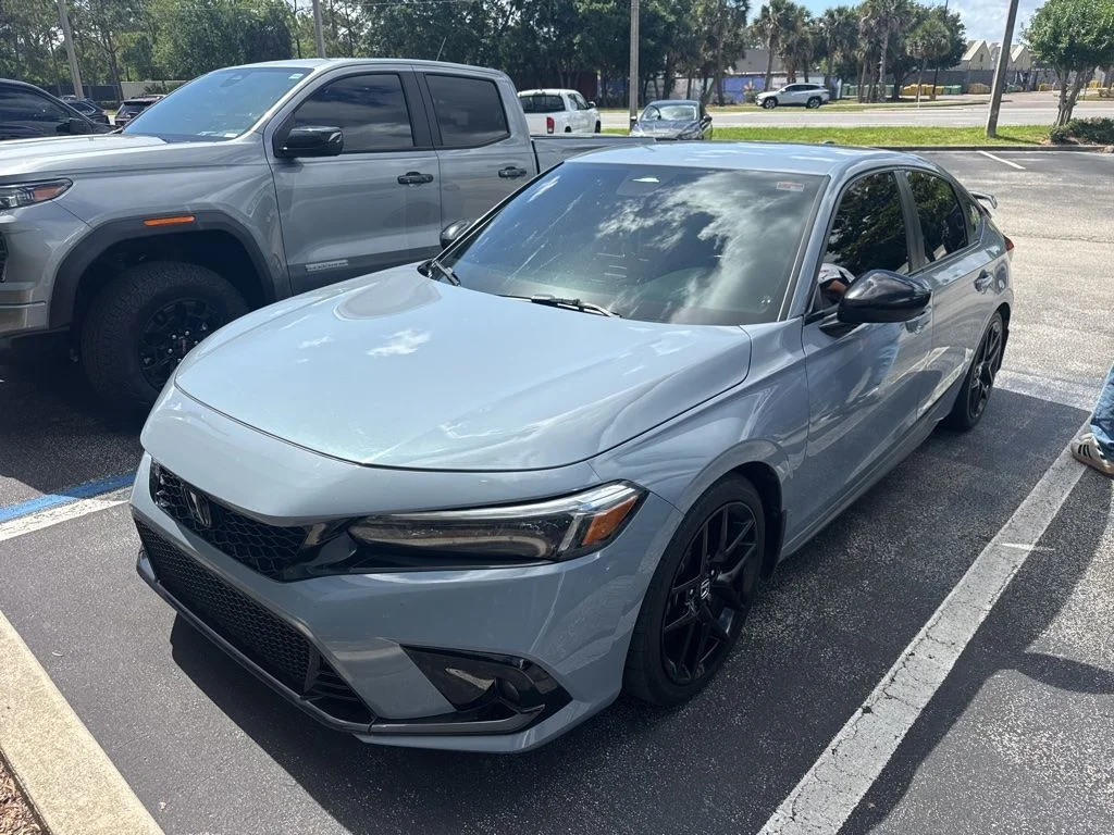 Used 2023  Honda Sport image 2