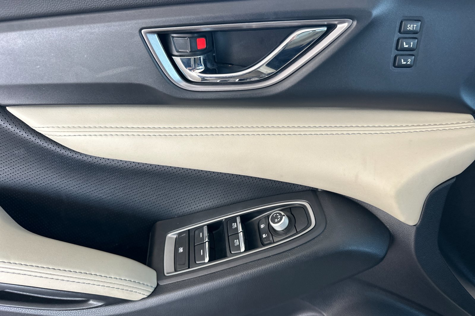 2024 Subaru Ascent Limited - Photo 11