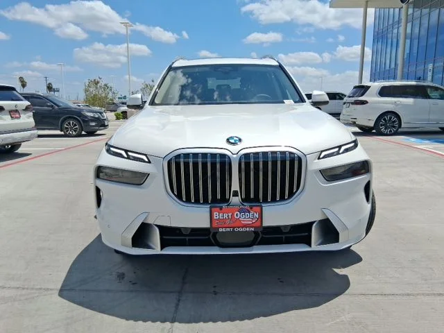 New 2027 Mineral White Metallic BMW xDrive40i image 2