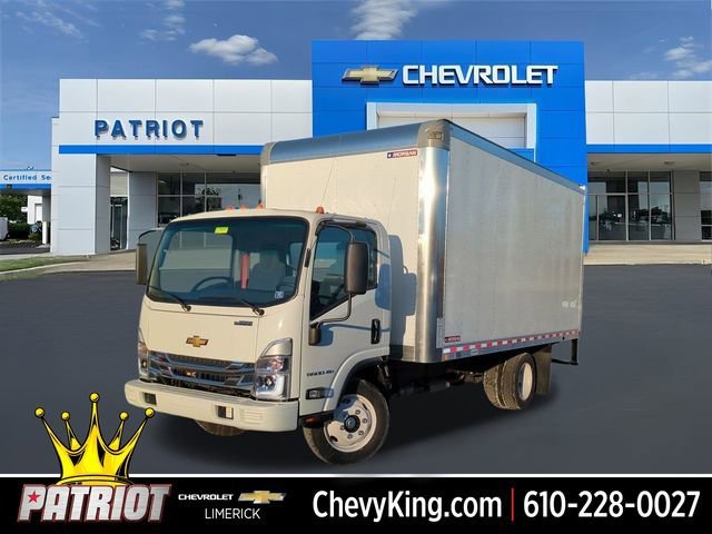New 2024 Arc White Chevrolet  image 1