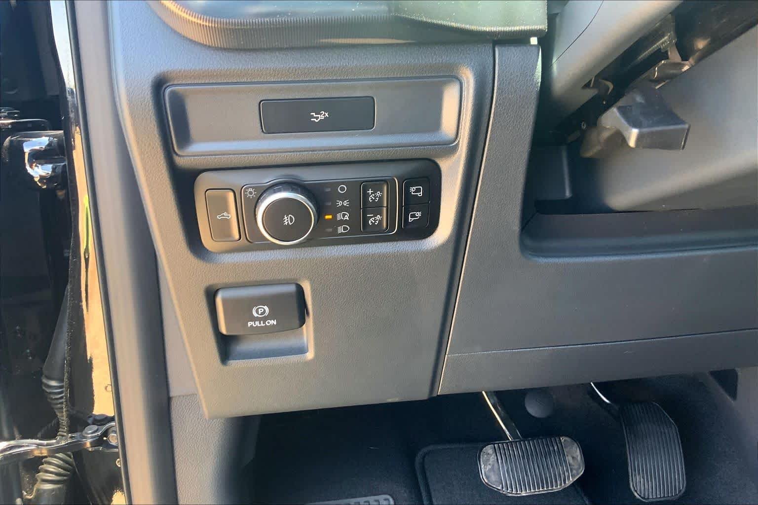 New 2026 Agate Black Metallic Ford Lariat® image 20