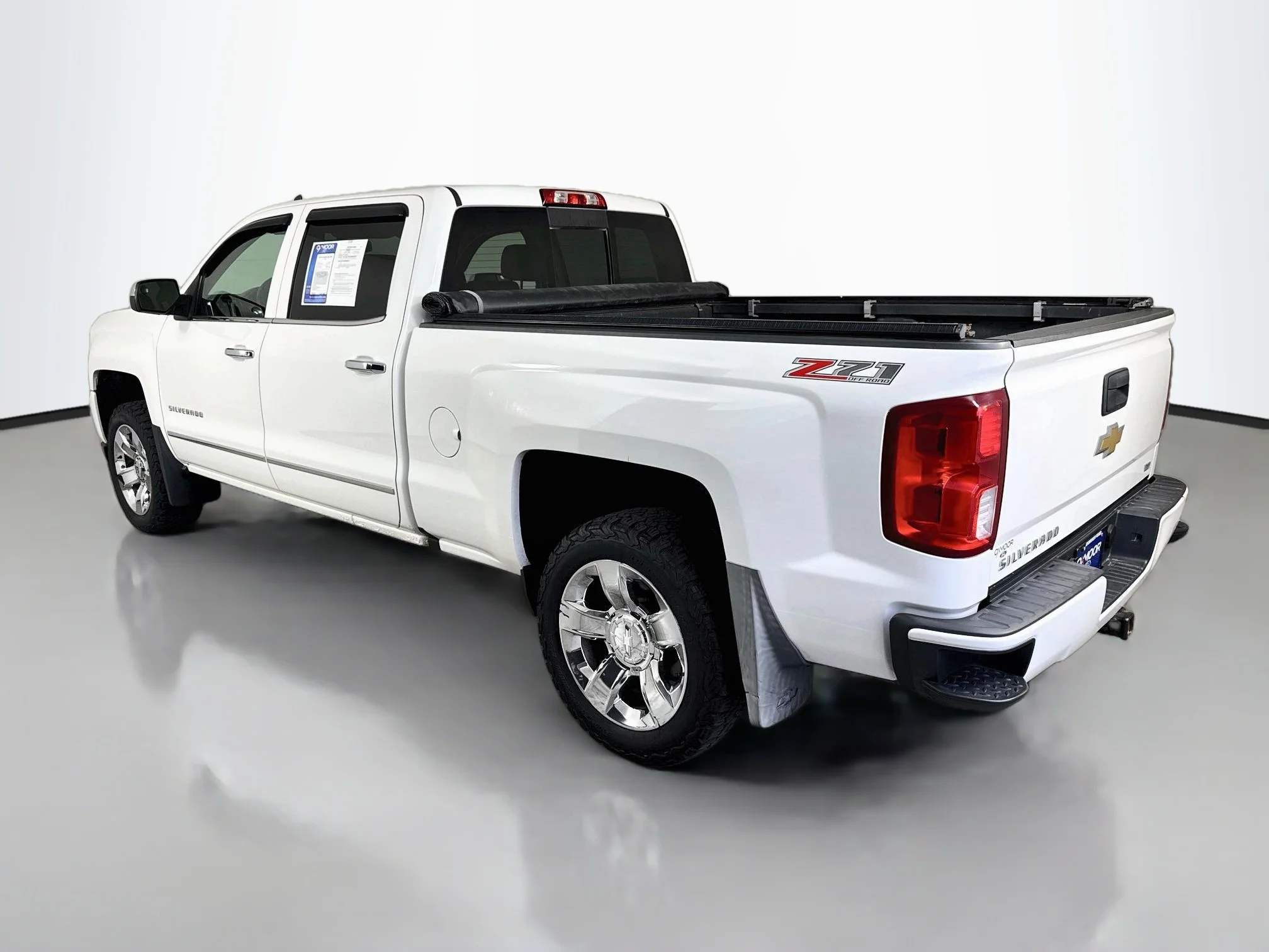 Used 2017 Summit White Chevrolet LTZ image 5