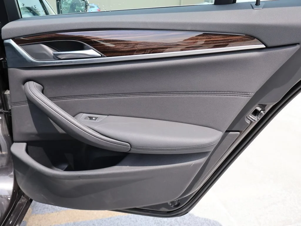 Used 2019 Gray BMW 530i xDrive image 16