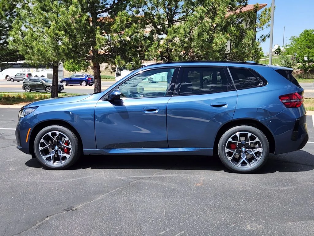 New 2026 Arctic Race Blue metallic BMW 30 xDrive image 2