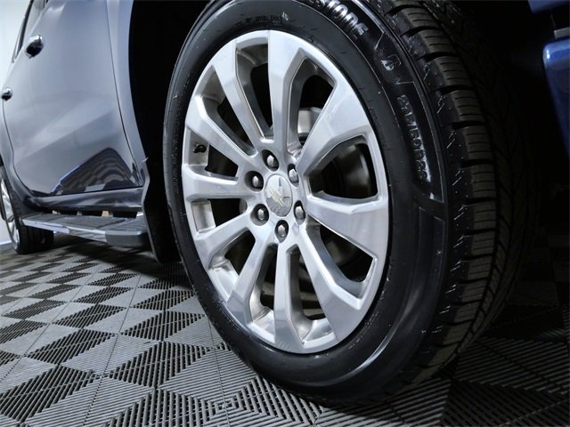 Used 2020 Chevrolet Silverado 1500 High Country with VIN 3GCUYHEL8LG338936 for sale in Apple Valley, Minnesota