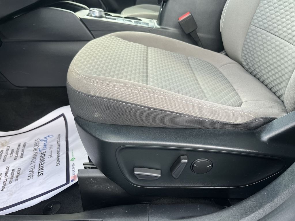 Used 2022 Blue Ford SE image 18