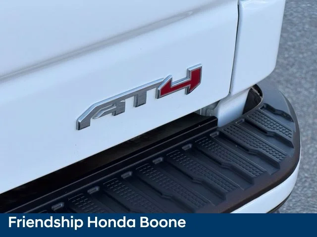 Used 2025 White GMC AT4 image 12