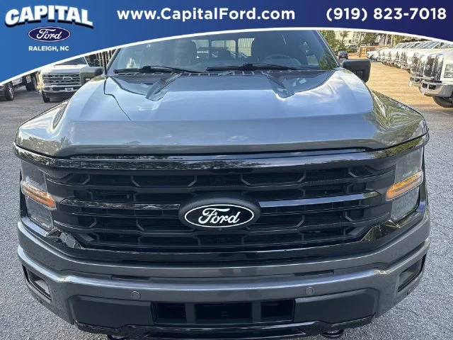 Used 2024 Gray Ford XLT image 10