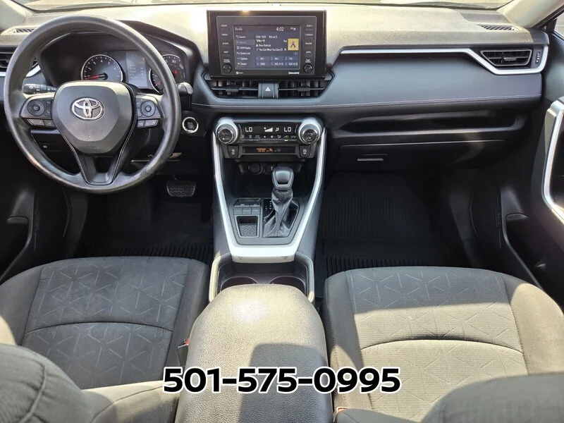Used 2021 Magnetic Gray Metallic TOYOTA XLE FWD image 13