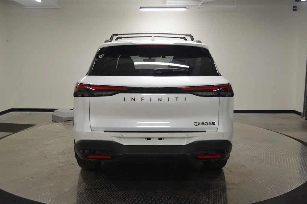 Certified Used 2026 White INFINITI SPORT image 4