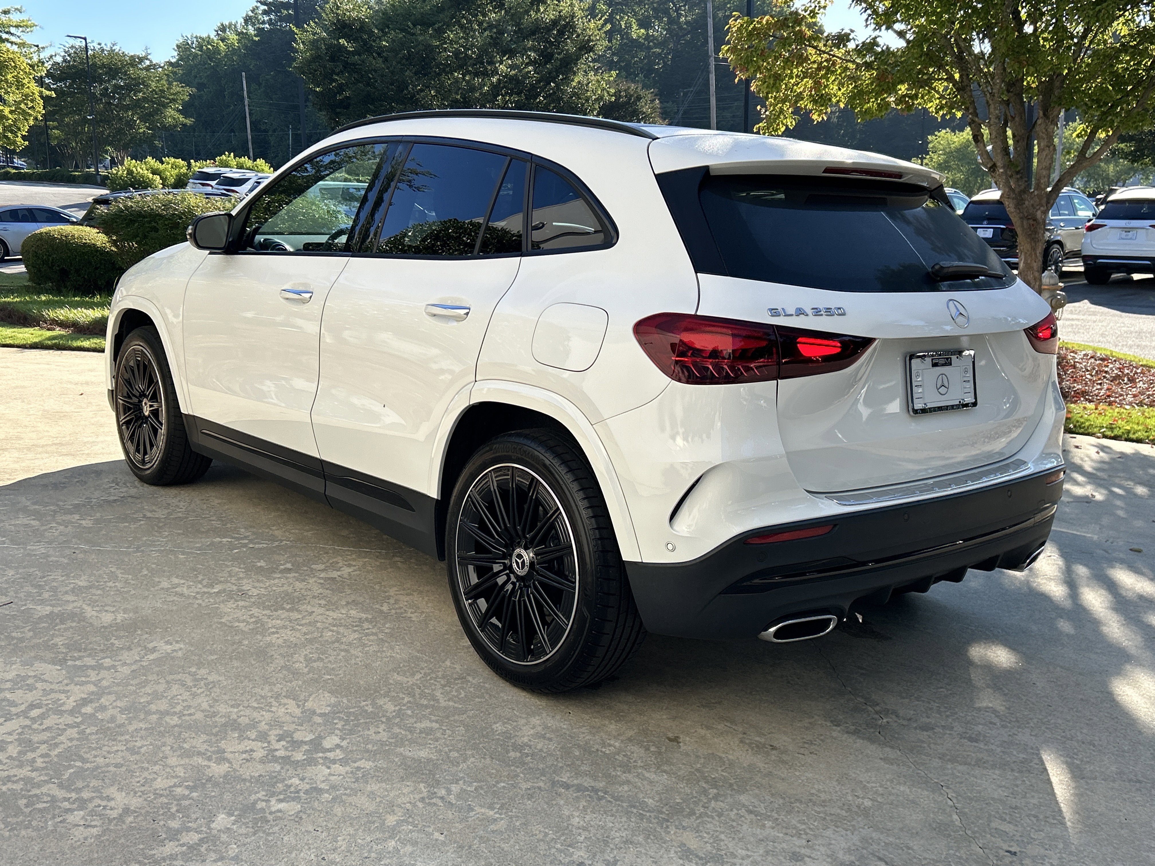 Certified Used 2025 Polar White Mercedes-Benz GLA 250 SUV image 22