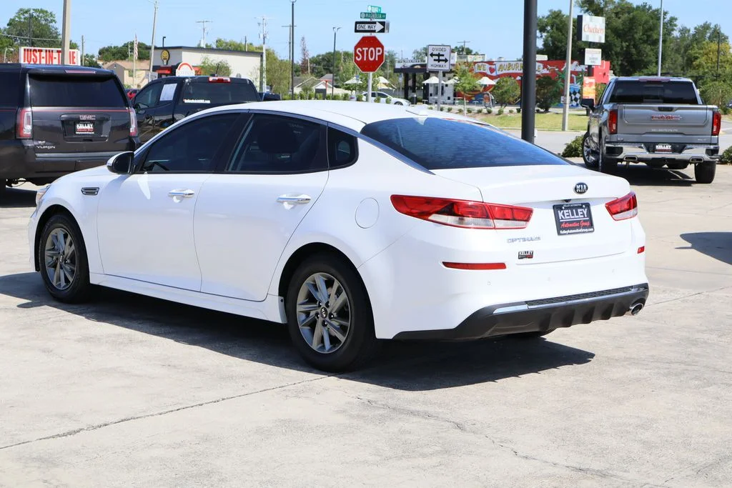 Used 2019 White Kia LX image 7