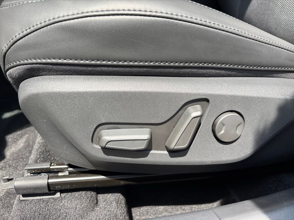 Used 2025 Green Kia EX image 25