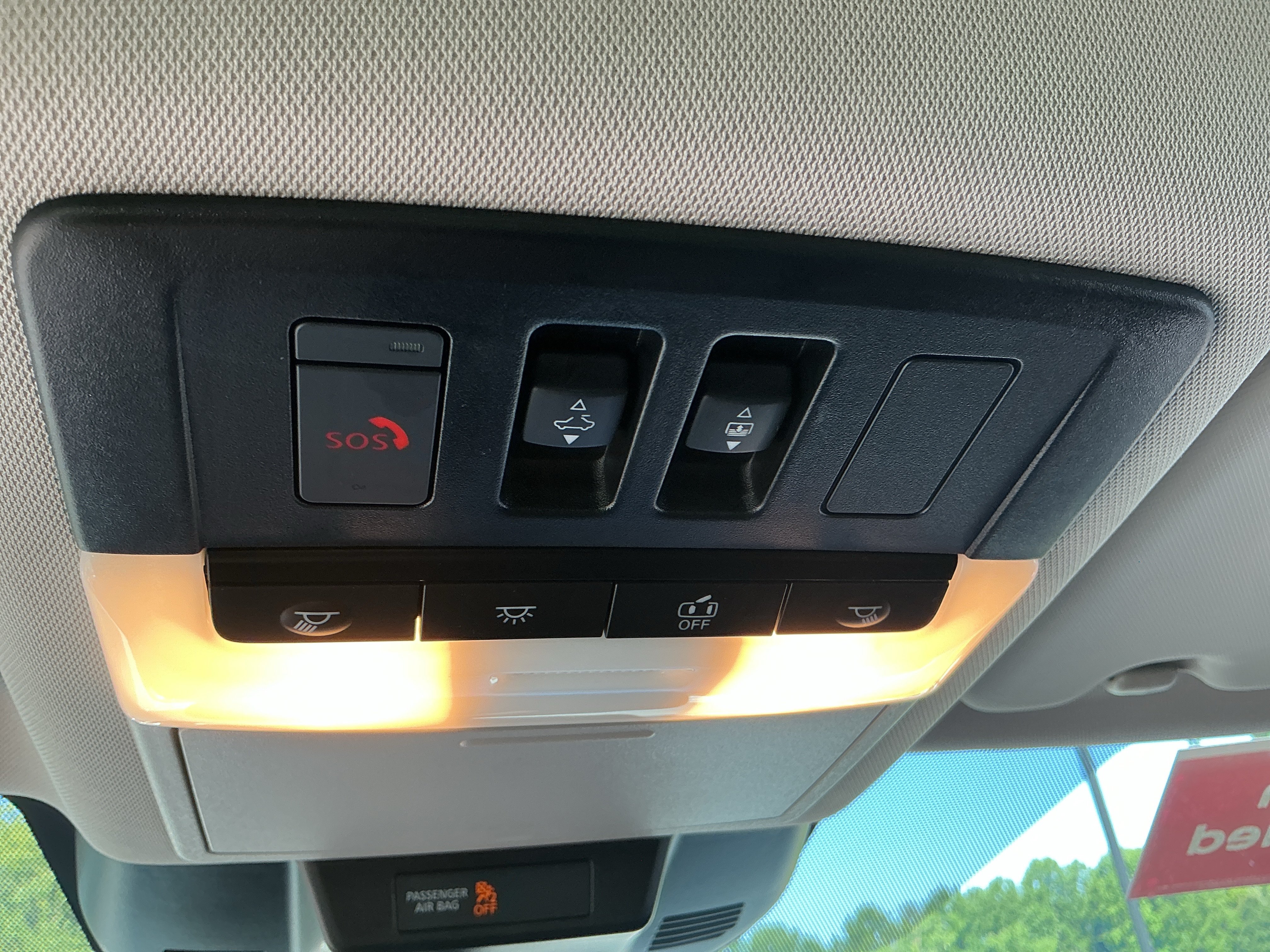 Used 2024 Everest White Pearl/Super Black Nissan Platinum image 20