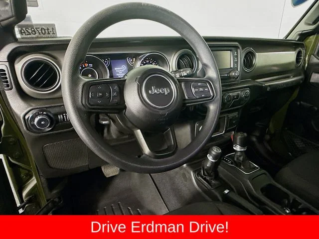 Used 2021 Green Jeep Sport image 7